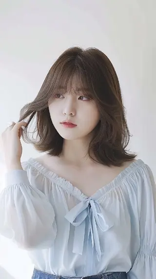 セミロング 束感まつぱ🫧 なつき🫧のヘアスタイル