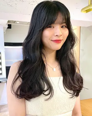 ロング 透明感カラー 🎀エリコ🌈のヘアスタイル