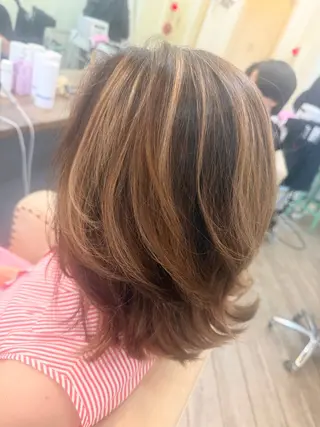 ミディアム カラー 鶴見 和美のヘアスタイル