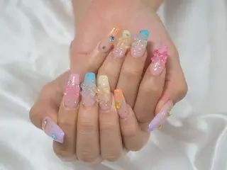 セミロング 中道 彩花のネイルデザイン