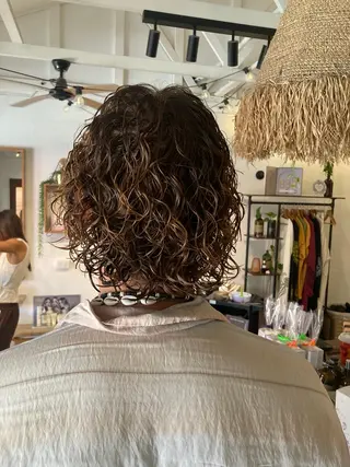 ミディアム パーマ メンズ 鍋島 くるみのヘアスタイル