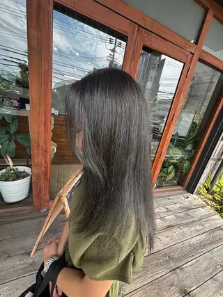 セミロング 岸和田BRAS /赤み消しカラーのヘアスタイル