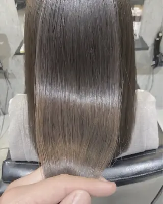 ミディアム カラー ヘアアレンジ 🕊️絹髪縮毛矯正✨ トップスタイリスト✨のヘアスタイル