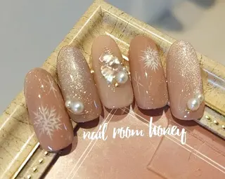 ミディアム ネイル nail room honeyのネイルデザイン