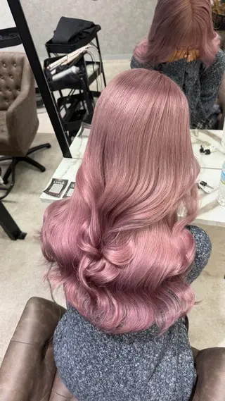 セミロング 町田ブリーチ特化 MANATOのヘアスタイル