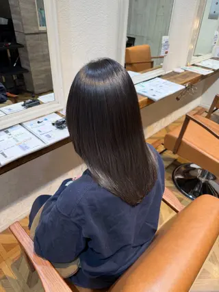 セミロング 吉川沙知 /ナチュラルカラーのヘアスタイル
