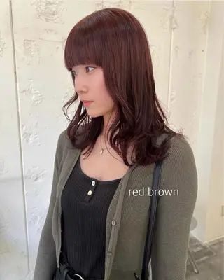カラー green/ Kenのヘアスタイル