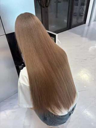 カラー VEGA日並 樹里のヘアスタイル