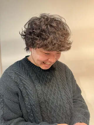 ミディアム パーマ メンズ 似合う髪型見つけます AYAKAのヘアスタイル
