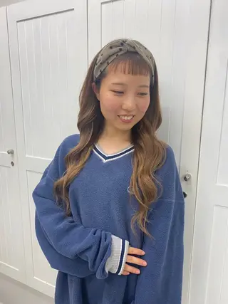 ロング 吉田 麻倫のヘアスタイル