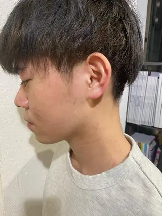 ショート カラー メンズ マルヤマ リナの眉毛・アイブロウイメージ