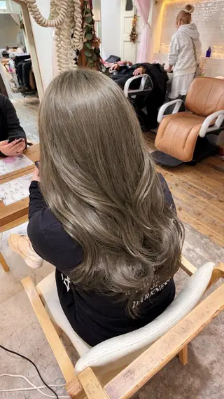 ロング カラー 木原 めいのヘアスタイル