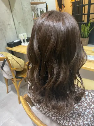 ミディアム カラー 似合う髪型見つけます AYAKAのヘアスタイル