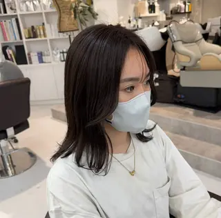 ミディアム 榎本 雪来のヘアスタイル