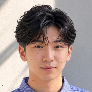 ショート メンズ センターパート/ニ ュアンスパーマのヘアスタイル