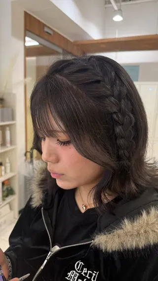 カラー 椎野 くるみのヘアスタイル