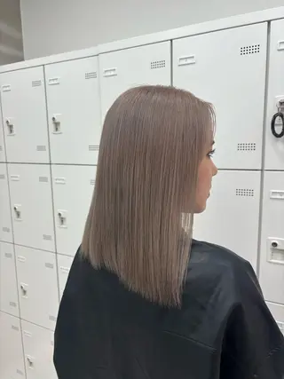 ミディアム カラー 抜け感レイヤー︴ ニュアンスカラーのヘアスタイル