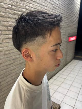 ショート メンズ 【メンズ特化】セン ターパート/保坂太一のヘアスタイル