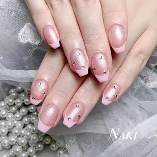 ネイル 🦋 Queenieのネイルデザイン