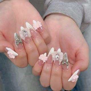 ネイル Queens テイのネイルデザイン