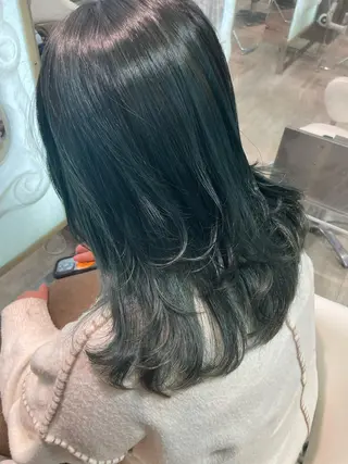 ロング カラー 松佐 ゆかりのヘアスタイル