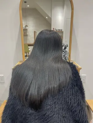 ロング カラー 深田 綾香のヘアスタイル