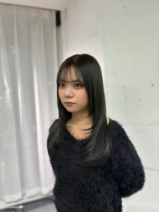 ロング 松崎 真衣のヘアスタイル