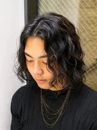 ミディアム パーマ メンズ 🇺🇸サーフカール 🇺🇸ケンシロウのヘアスタイル