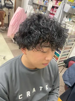 パーマ メンズ 赤み消し艶カラー🍀 DAIGOのヘアスタイル