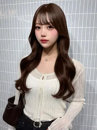 ロング カラー 友田 那都のヘアスタイル
