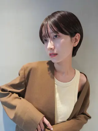 ショート 切りっぱなしボブ/ 艶カラー/綾莉のヘアスタイル