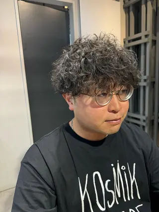 ミディアム パーマ メンズ 似合う髪型見つけます AYAKAのヘアスタイル