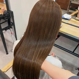 カラー サイトウ リオナのヘアスタイル