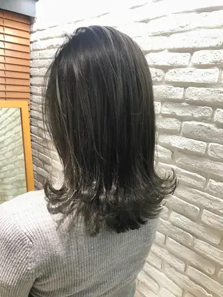 ミディアム カラー レイヤー べージュ 白石研太のヘアスタイル