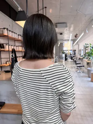 ミディアム 葉 /レイヤーカットのヘアスタイル