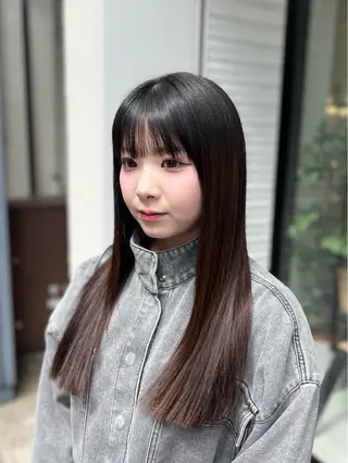 ロング Zina aimiのヘアスタイル