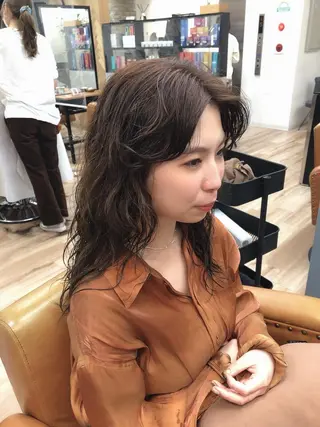 セミロング パーマ 杉野 凜のヘアスタイル