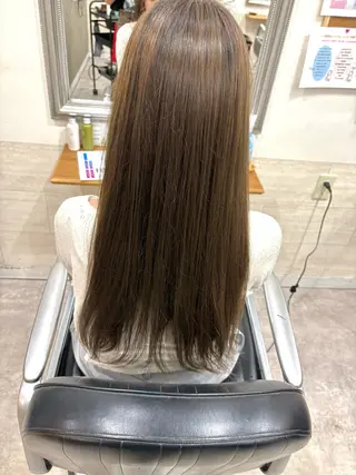 ロング カラー 堀川 希歩のヘアスタイル