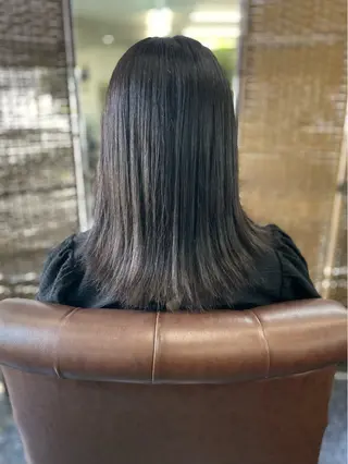 ロング カラー 沢田 瞳のヘアスタイル