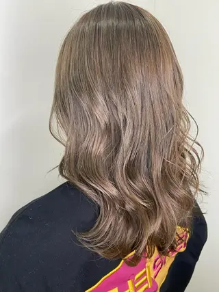 セミロング カラー 吉村 夏椰のヘアスタイル