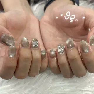 ネイル LAVISH momoneのネイルデザイン
