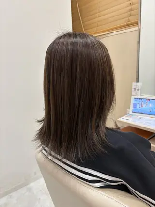 ミディアム 【アドラーブル】反町 萌のヘアスタイル