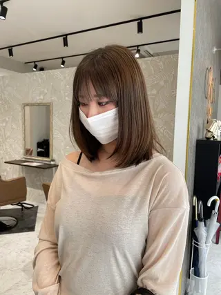 ミディアム moe🥣ﾚｲﾔｰ ｶｯﾄ/透明感ｶﾗｰのヘアスタイル
