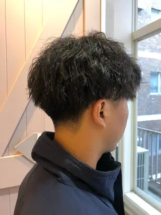ショート パーマ メンズ mizuki roan多々良店のヘアスタイル