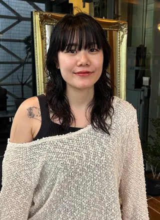 ミディアム パーマ 西 優衣奈のヘアスタイル