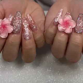 ネイル VIERU 🌈🎀💖のネイルデザイン