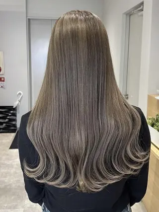 ロング カラー ili 梅田のヘアスタイル