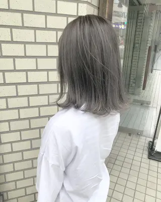 ミディアム カラー パーマ ヘアアレンジ ハイトーン特化🤍 浦住のヘアスタイル