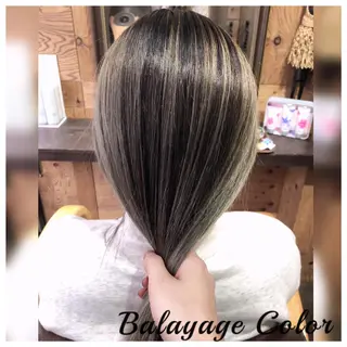 セミロング カラー yuuka🌻 ハイライト/艶カラーのヘアスタイル