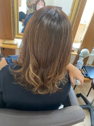 ミディアム 青柳 美咲のヘアスタイル